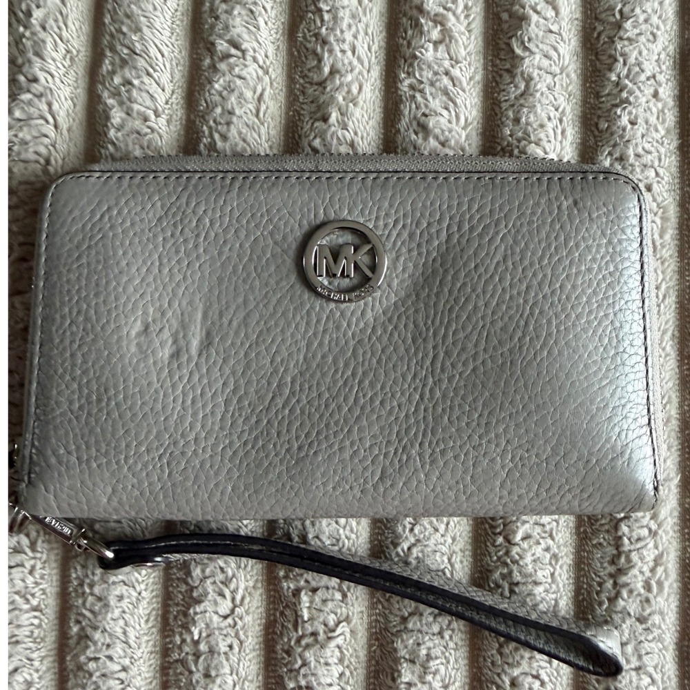 Michael Kors Adele Continental Wristlet Grey Pebbled Leather Wallet‎ 35H5SFTE3L